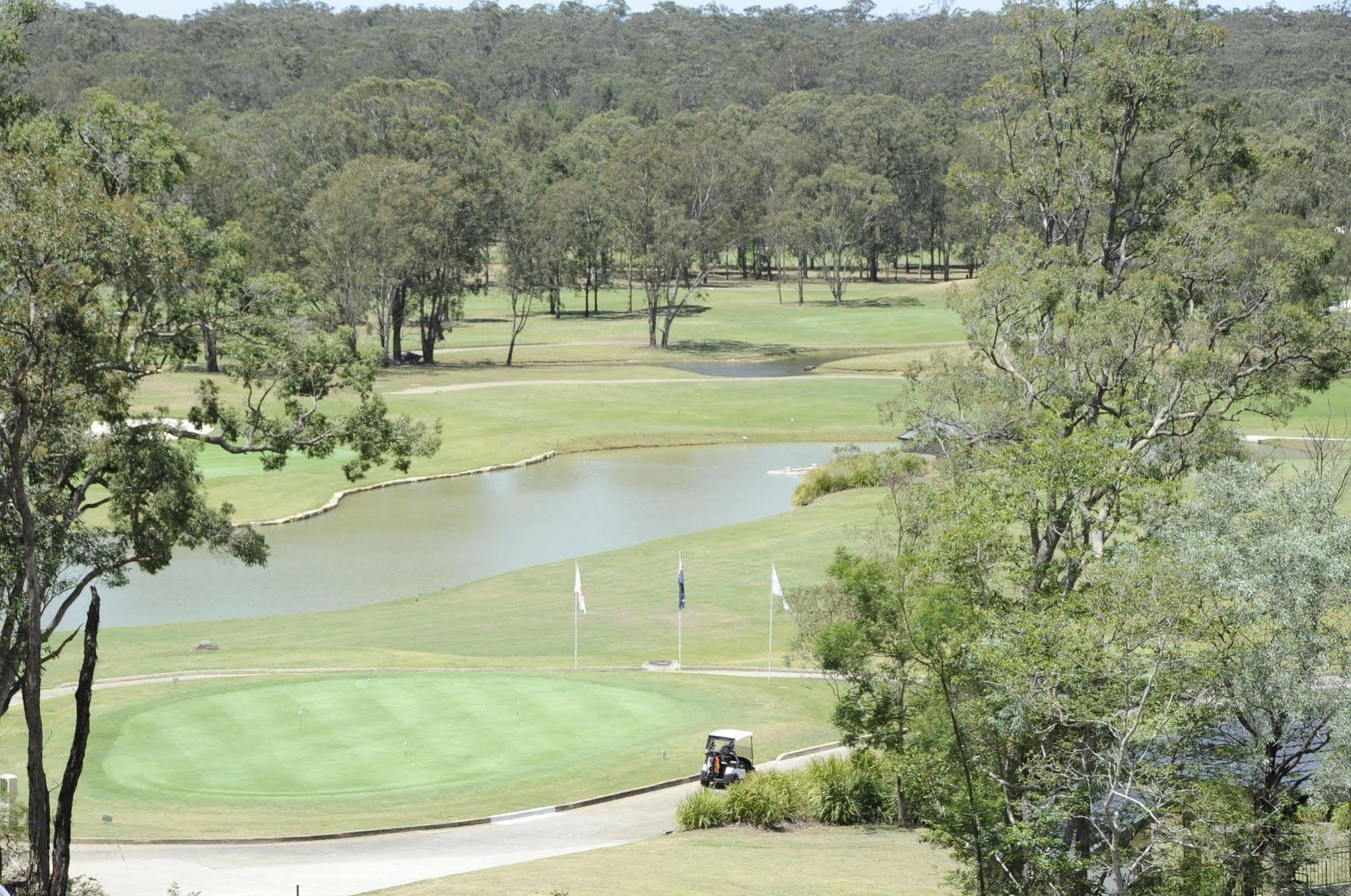 Riverside Oaks Golf Resort Cattai Exterior photo