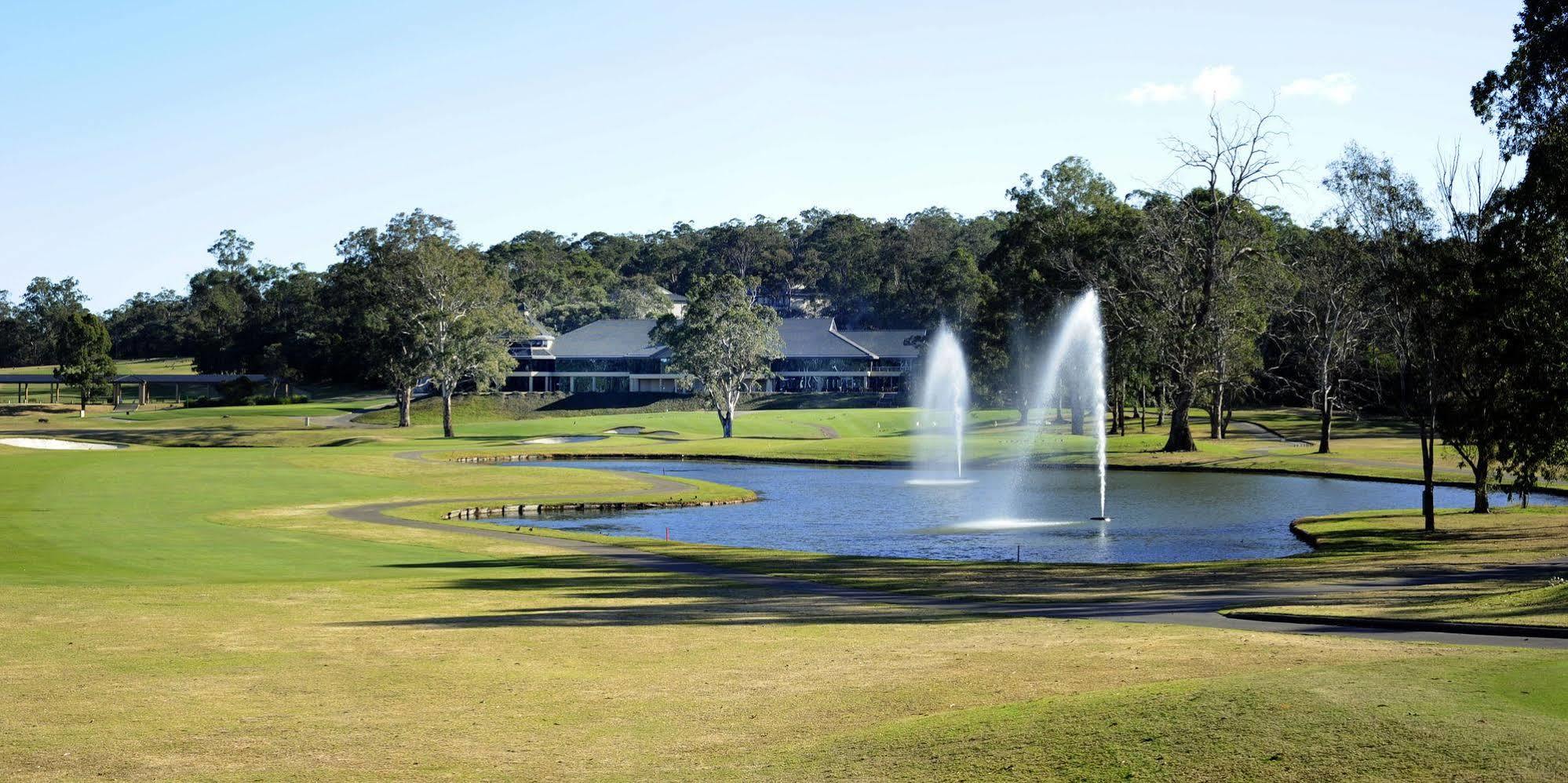 Riverside Oaks Golf Resort Cattai Exterior photo